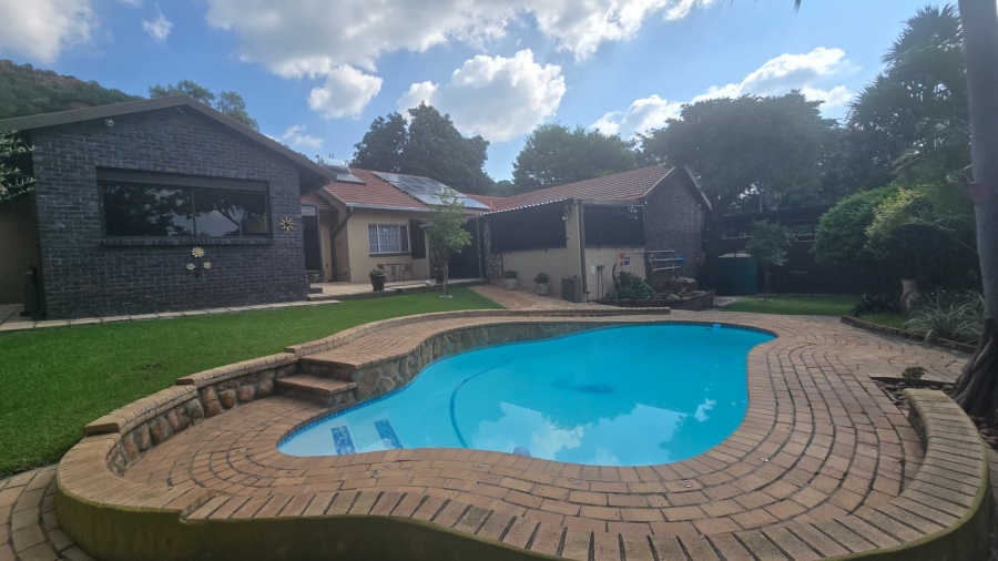 4 Bedroom Property for Sale in Safari Gardens North West